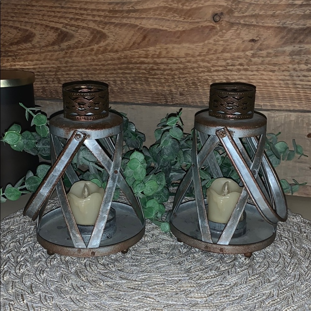Rustic Farmhouse Lantern Decor